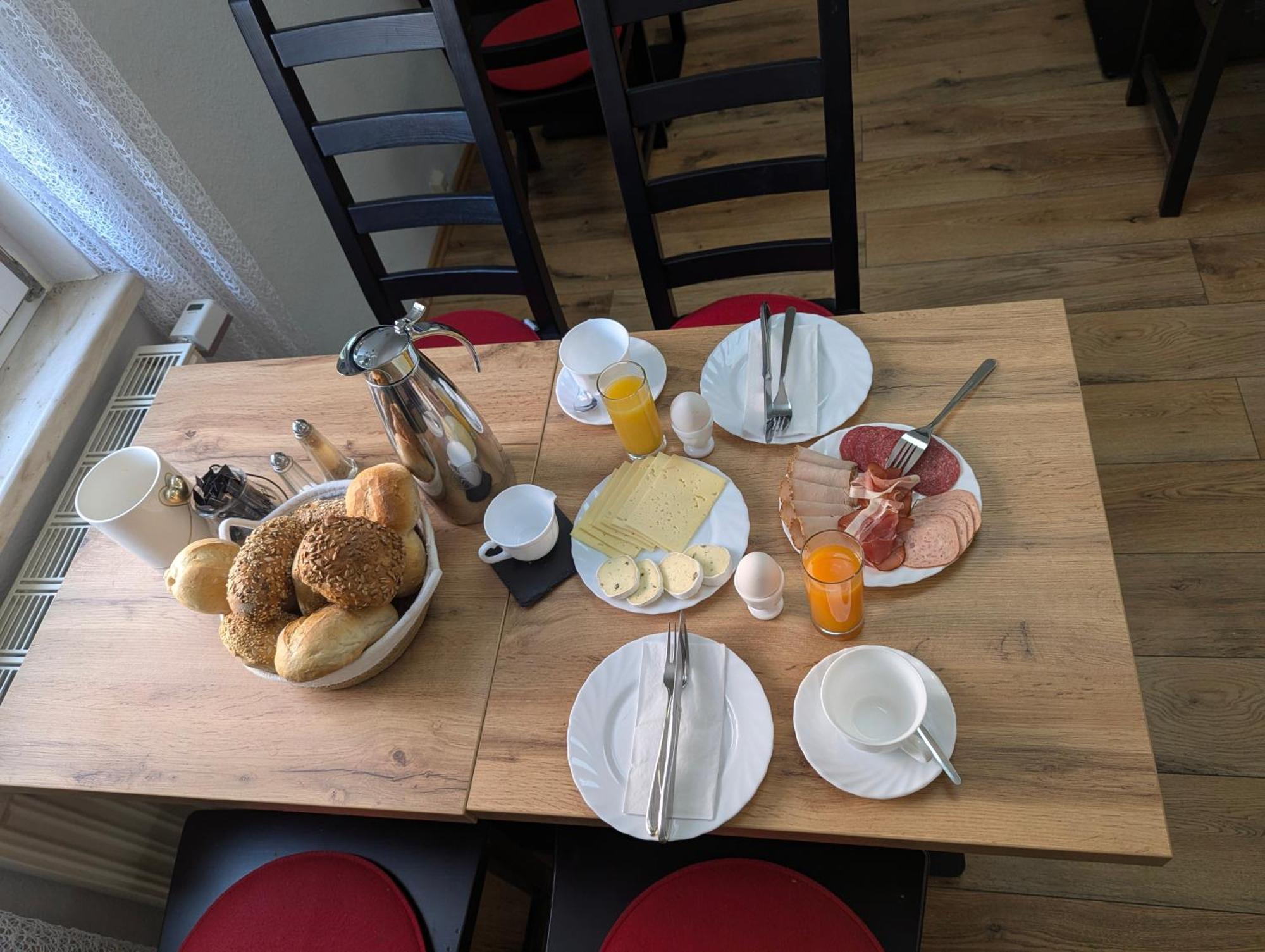 Hotel Wolke Майнинген Екстериор снимка